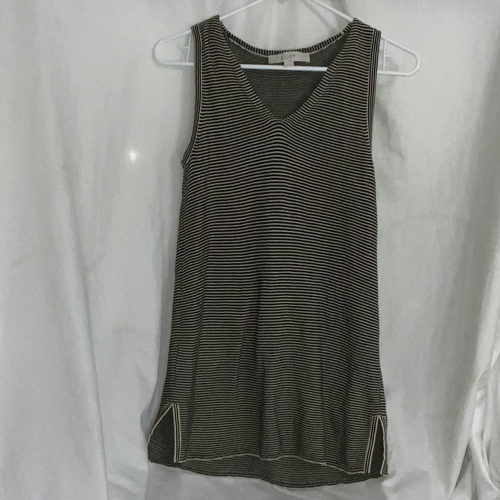 The Loft. Very cute shirt. XS
